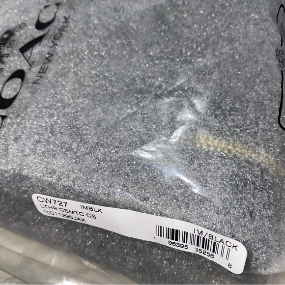 Coach 🖤 Cosmetic Case New - Picture 14 of 14